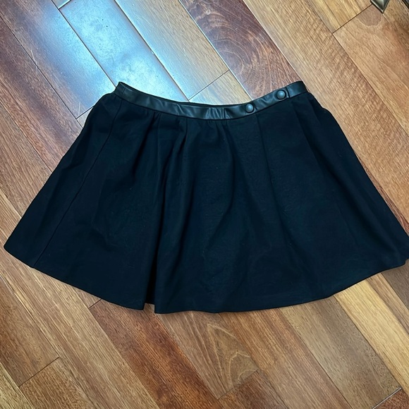 Maje wool mini skirt size 36 or 4US in BRAND NEW condition - Picture 1 of 4